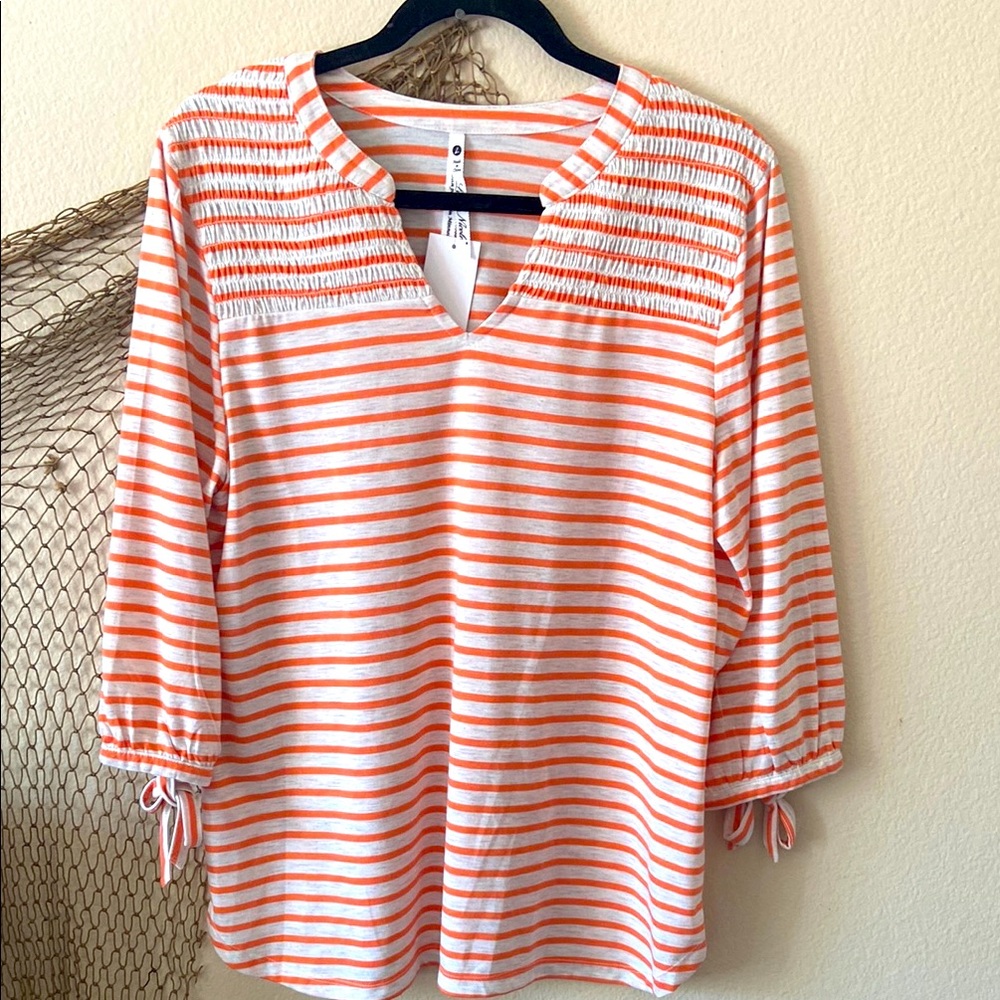 NWTs Leo & Nicole Coral Stipes V neck Blouse
